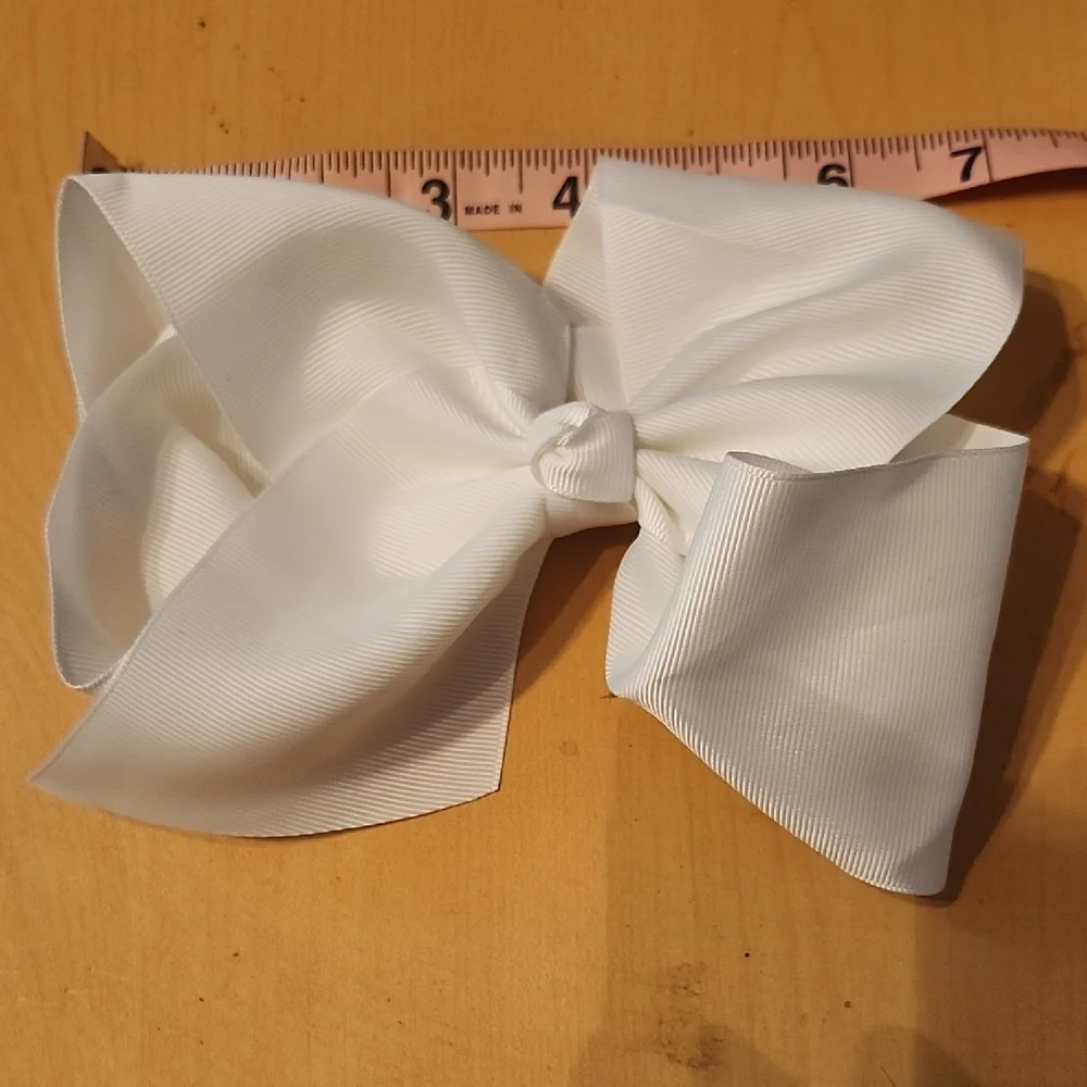 Elegant White Hair Bow